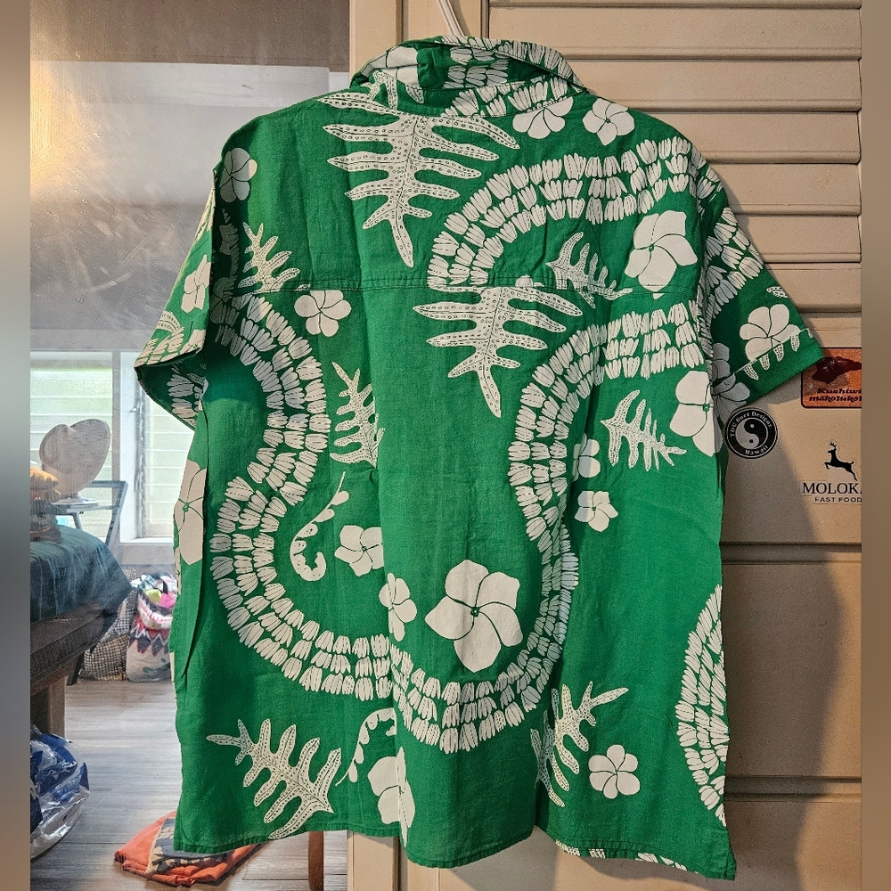 KEALOPIKP WAHINE ALOHA SHIRT - SIZE XL - TAHITI PRINT - GREEN AND WHITE COLORS - Picture 2 of 5